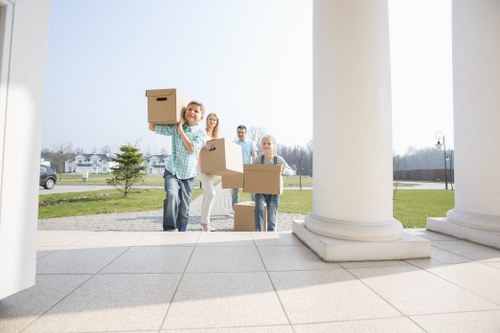 Packing and loading support for domestic removals in Blackfen